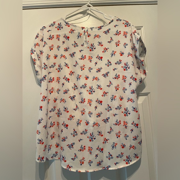 Floral White Top - Picture 5 of 6